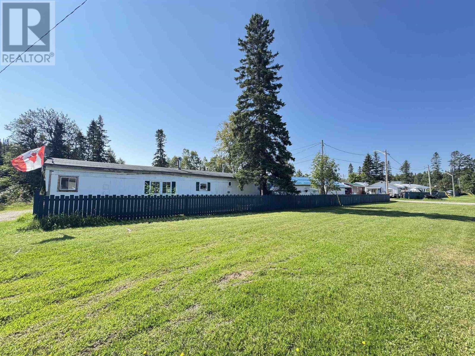 28 Winston Rd, Wawa, Ontario  P0S 1K0 - Photo 3 - SM253388