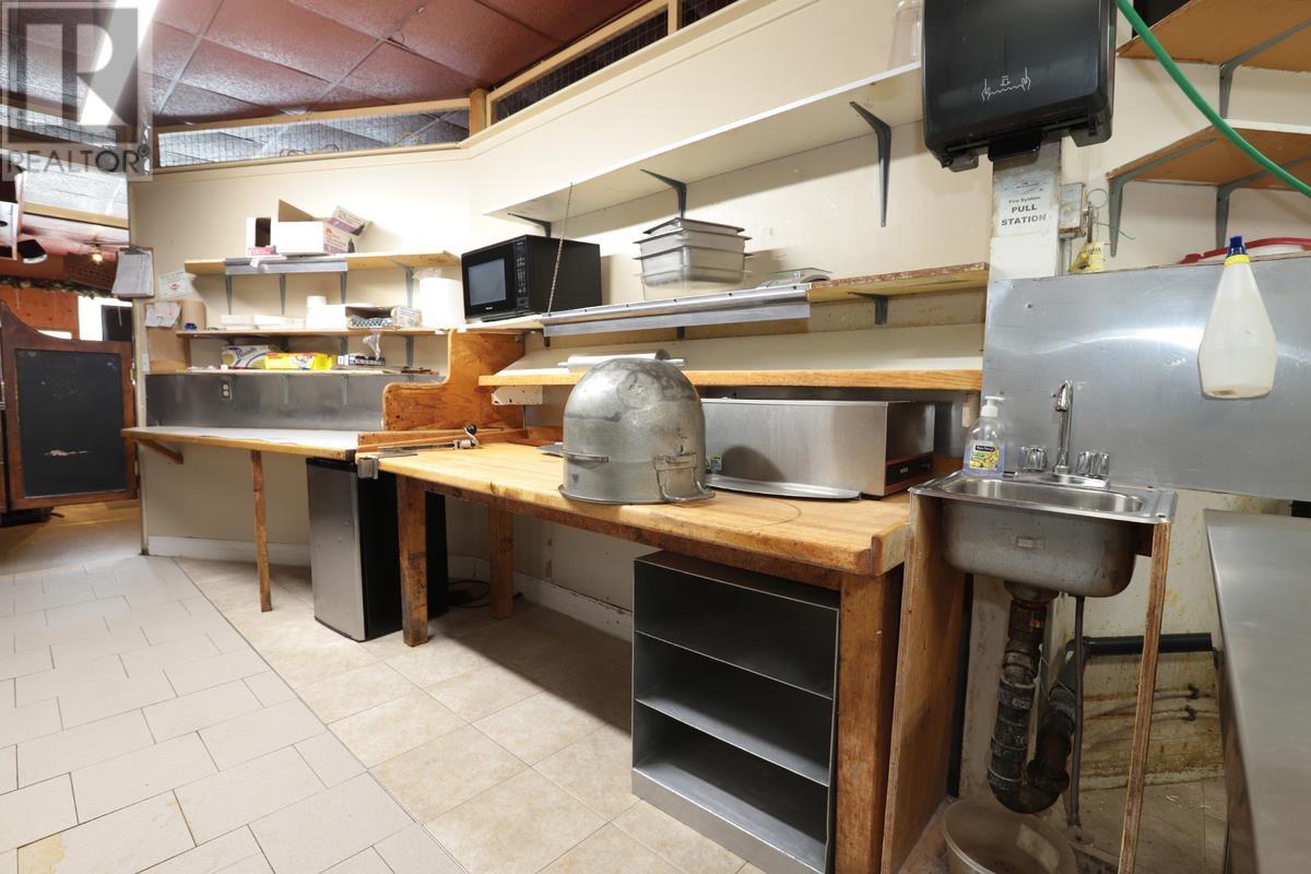 319 Korah Rd, Sault Ste. Marie, Ontario  P6C 4H2 - Photo 35 - SM260236