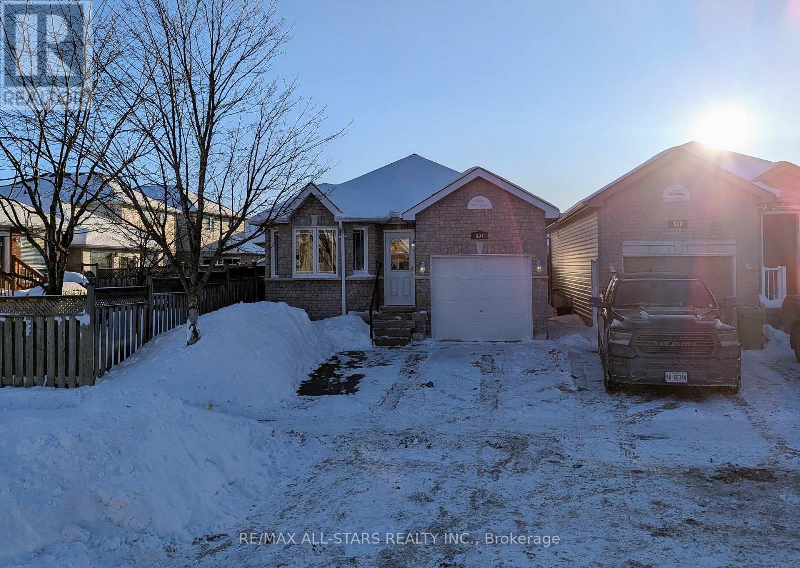 507 Clancy Crescent, Peterborough (Otonabee Ward 1), Ontario  K9K 2S1 - Photo 2 - X12762596