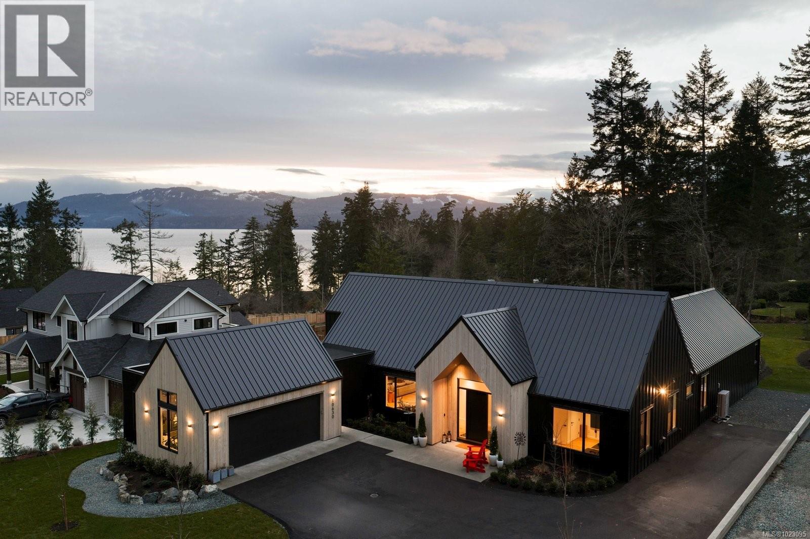 10630 Derrick Rd, North Saanich, British Columbia