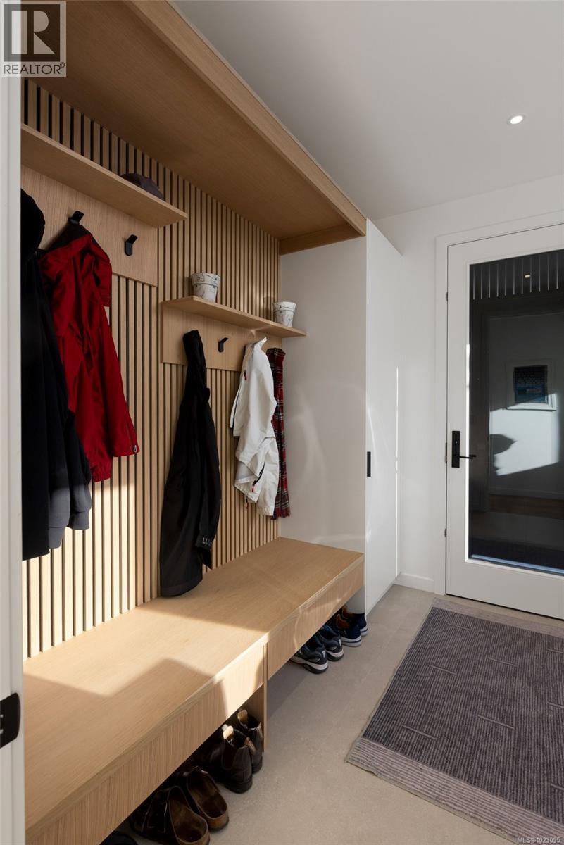 10630 Derrick Rd, North Saanich, British Columbia  V8L 5M8 - Photo 24 - 1023095