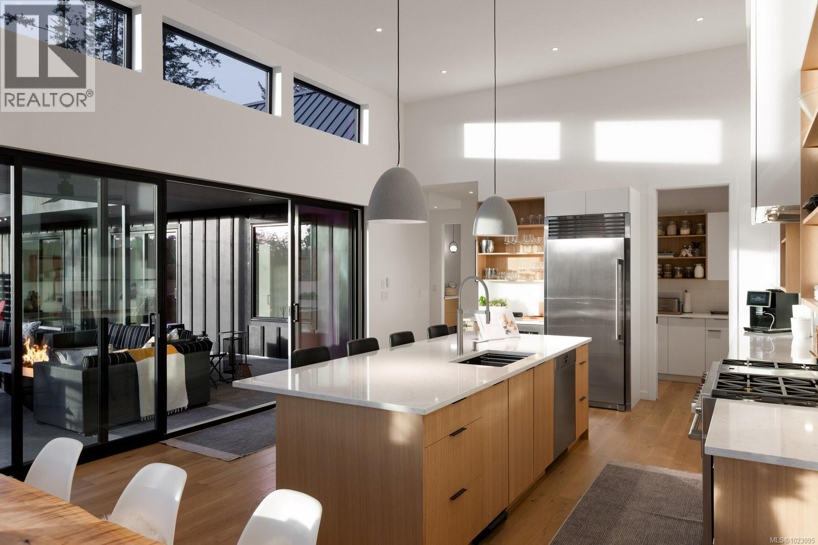 10630 Derrick Rd, North Saanich, British Columbia  V8L 5M8 - Photo 7 - 1023095