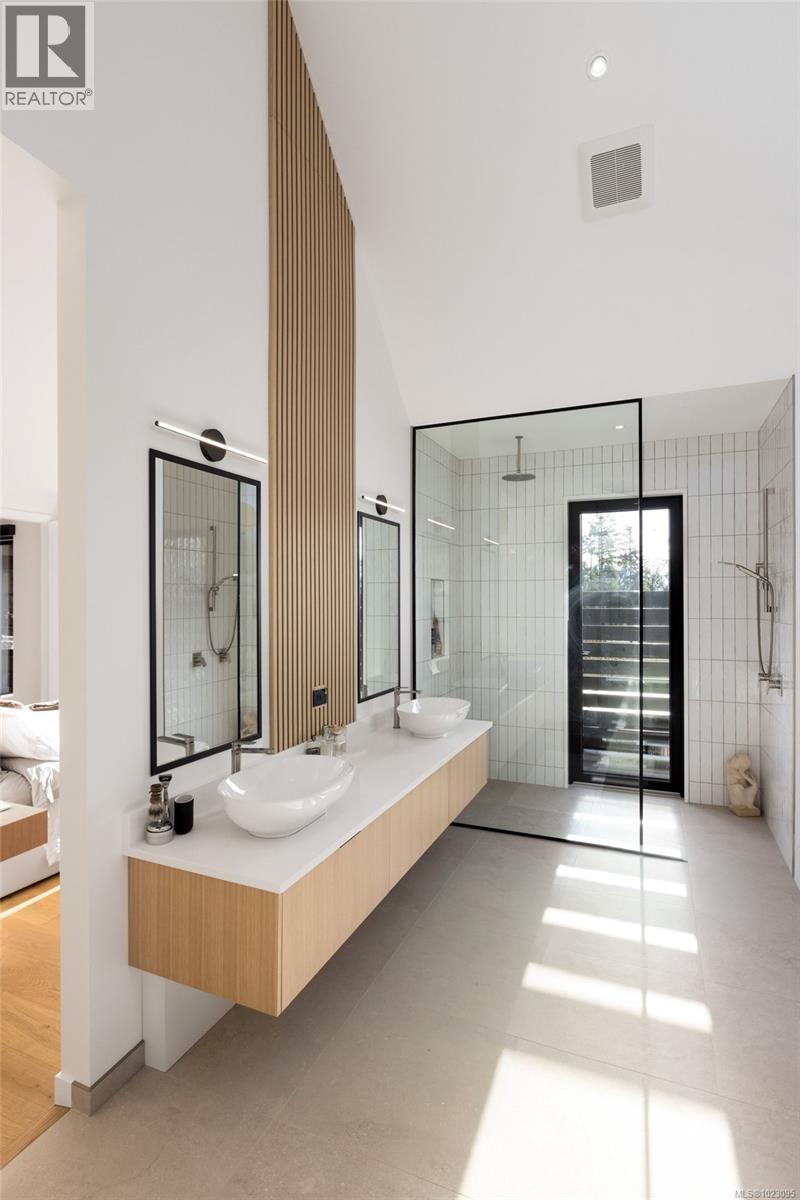 10630 Derrick Rd, North Saanich, British Columbia  V8L 5M8 - Photo 32 - 1023095