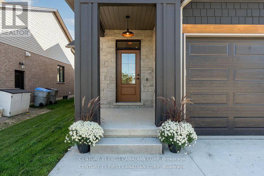 128 Scotts Drive, Lucan Biddulph, Ontario  N0M 2J0 - Photo 2 - X12762614