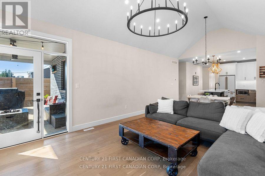 128 Scotts Drive, Lucan Biddulph, Ontario  N0M 2J0 - Photo 24 - X12762614