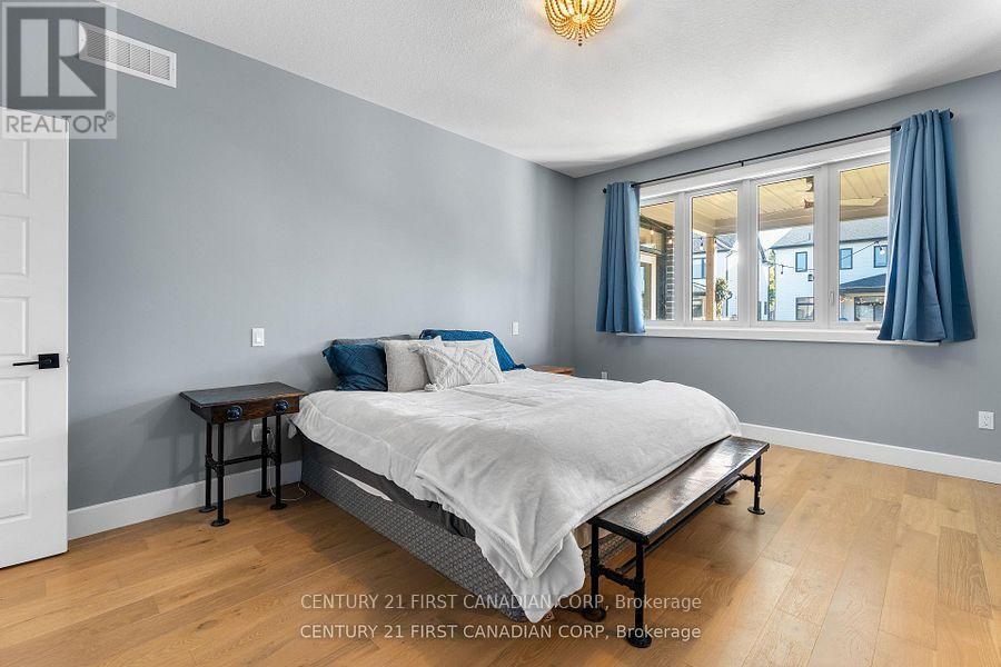 128 Scotts Drive, Lucan Biddulph, Ontario  N0M 2J0 - Photo 27 - X12762614