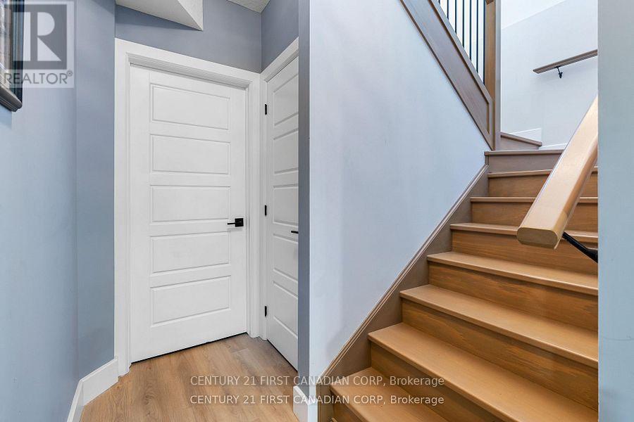 128 Scotts Drive, Lucan Biddulph, Ontario  N0M 2J0 - Photo 36 - X12762614