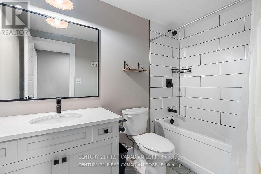 128 Scotts Drive, Lucan Biddulph, Ontario  N0M 2J0 - Photo 41 - X12762614