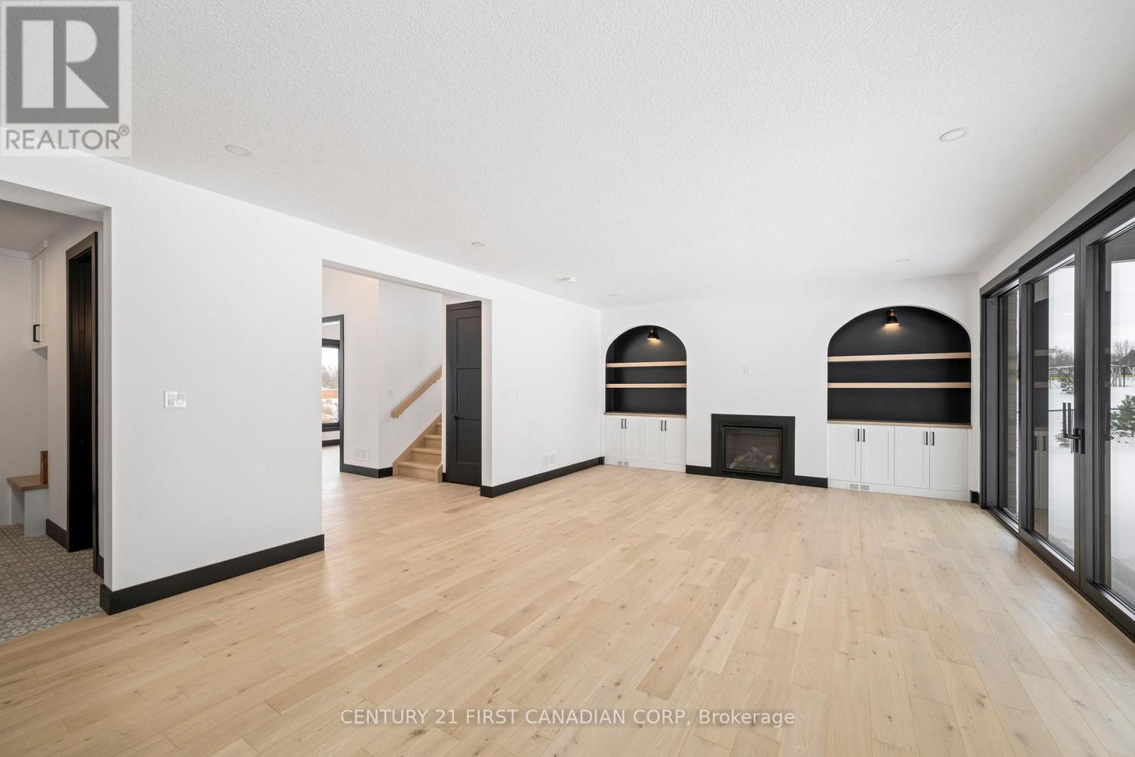 263 Foxborough Place, Thames Centre, Ontario  N0M 2P0 - Photo 11 - X12762636