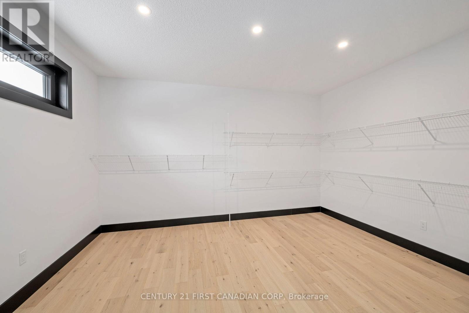 263 Foxborough Place, Thames Centre, Ontario  N0M 2P0 - Photo 22 - X12762636