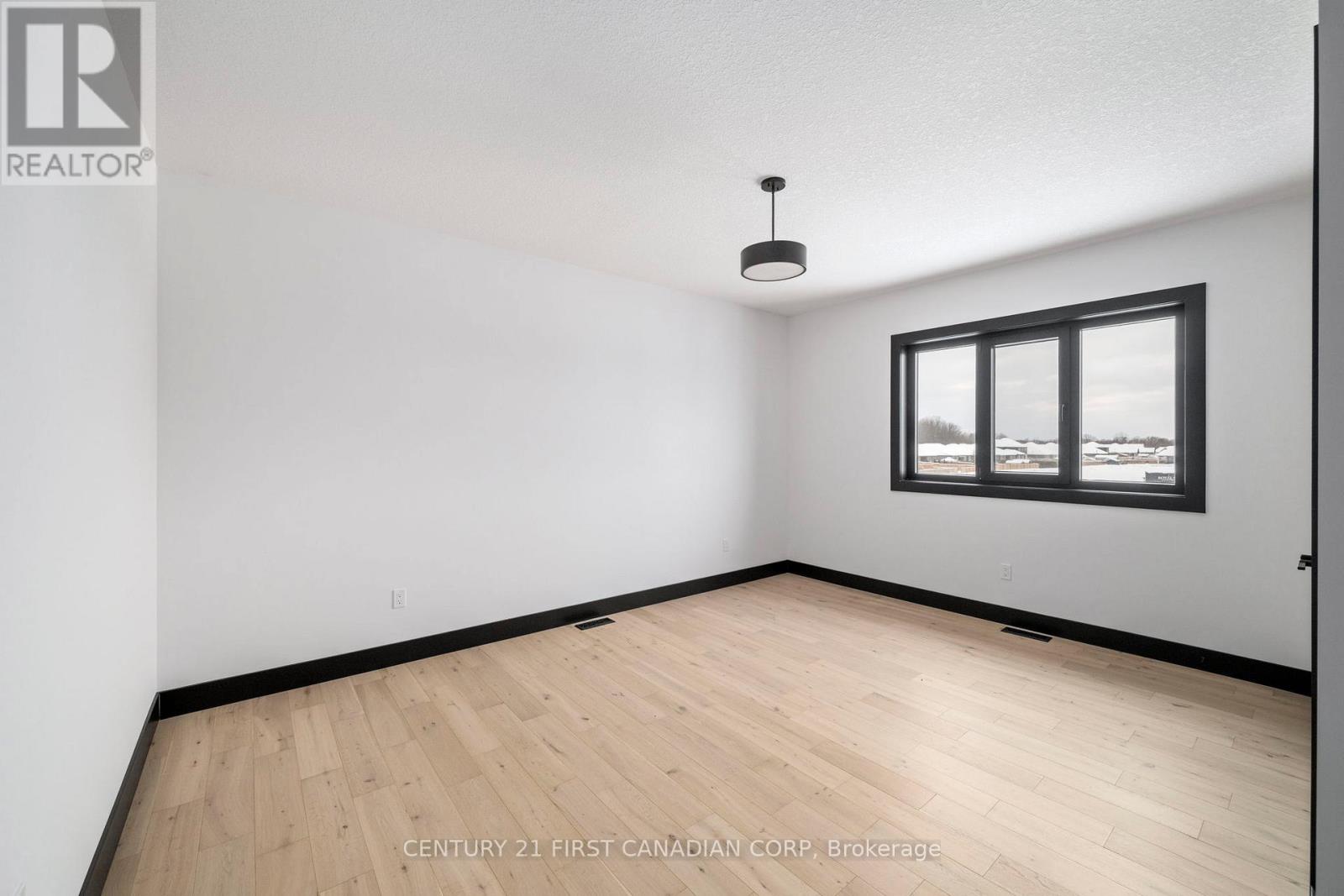 263 Foxborough Place, Thames Centre, Ontario  N0M 2P0 - Photo 24 - X12762636