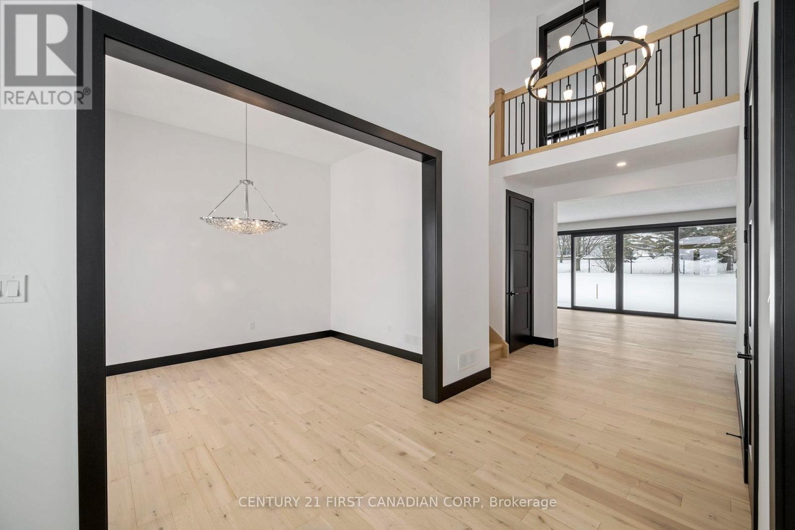 263 Foxborough Place, Thames Centre, Ontario  N0M 2P0 - Photo 3 - X12762636