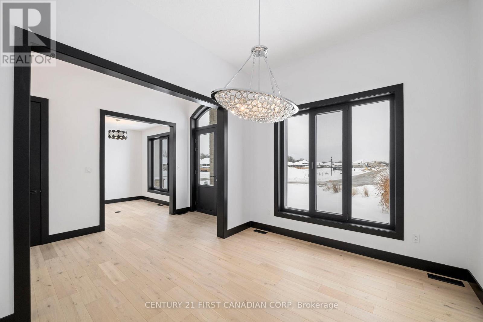 263 Foxborough Place, Thames Centre, Ontario  N0M 2P0 - Photo 4 - X12762636