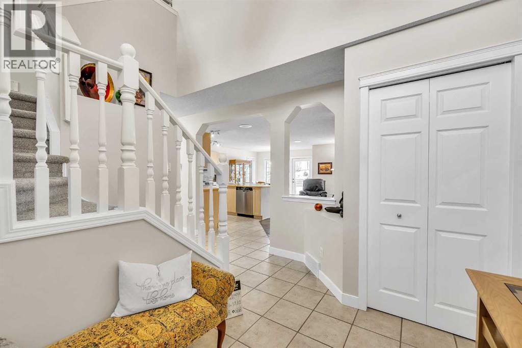 103 Panamount Crescent Nw, Calgary, Alberta  T3K 5L8 - Photo 3 - A2281561