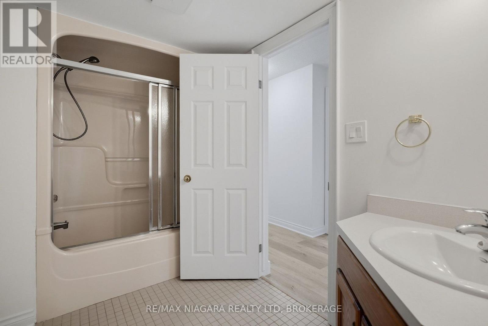 202 - 250 Linwell Road, St. Catharines, Ontario  L2N 1S2 - Photo 17 - X12762700