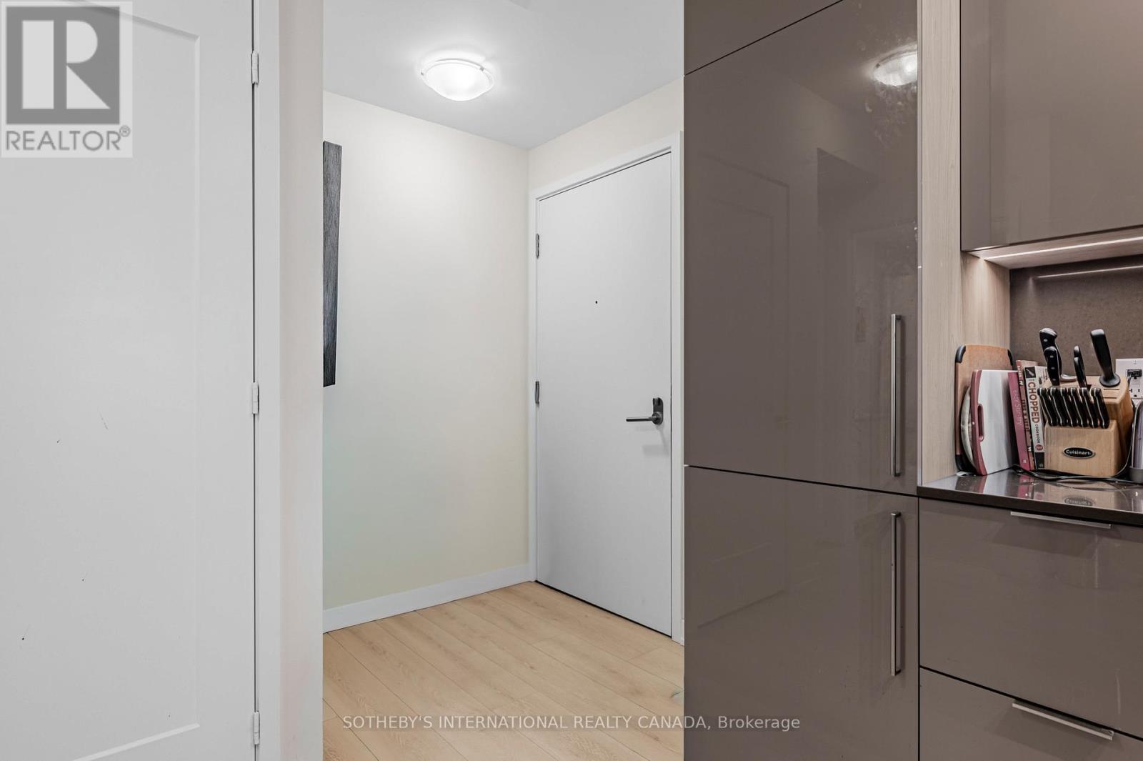 1910 - 28 Freeland Street, Toronto, Ontario  M5E 0E3 - Photo 2 - C12761130