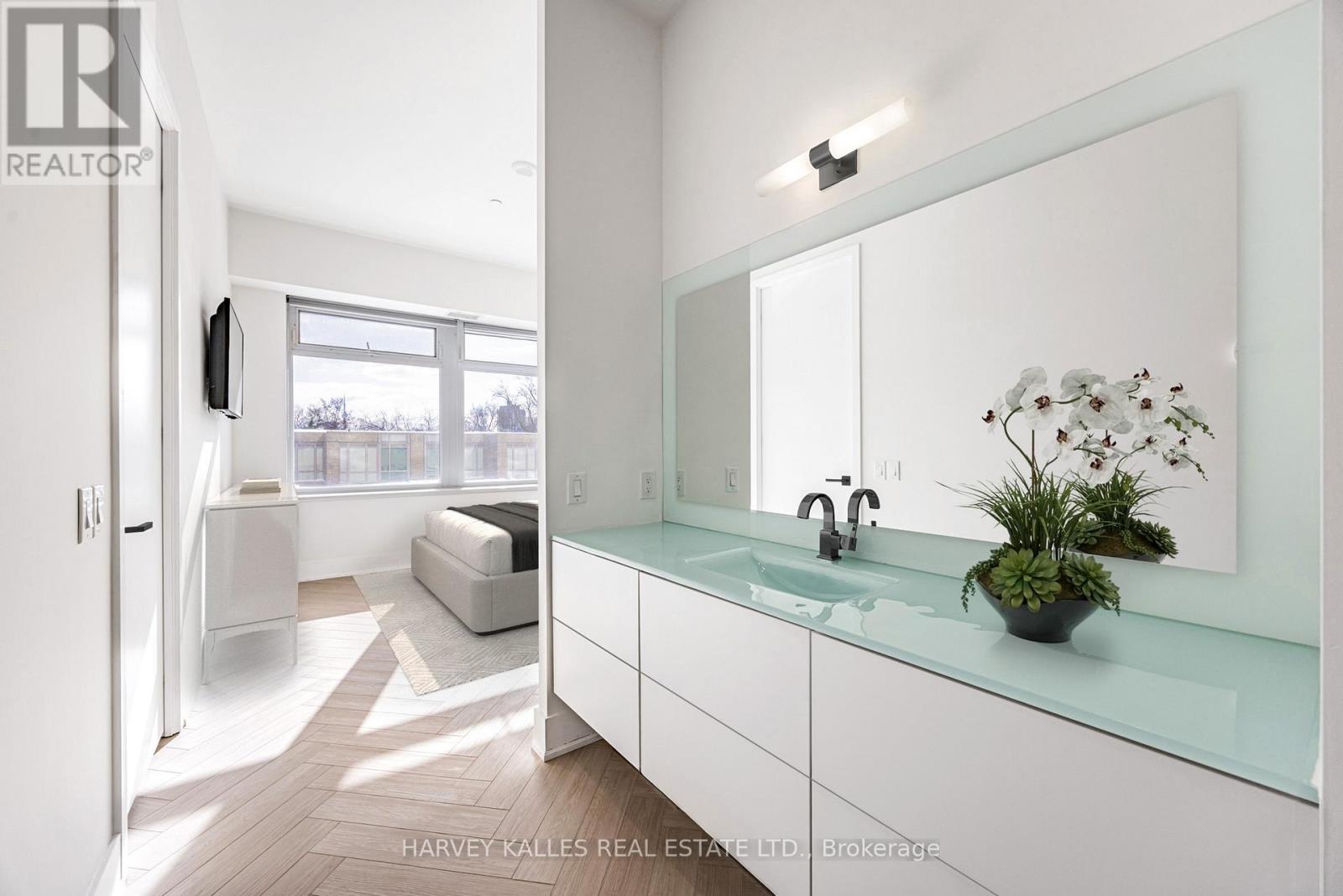 310 - 111 St Clair Avenue W, Toronto, Ontario  M4V 1N5 - Photo 12 - C12762548