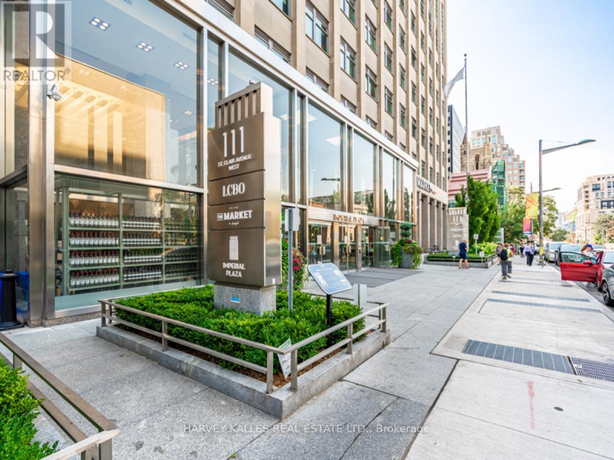 310 - 111 St Clair Avenue W, Toronto, Ontario  M4V 1N5 - Photo 2 - C12762548