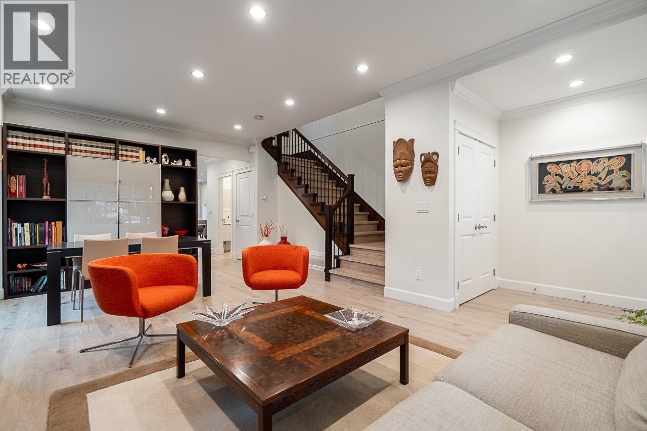 359 E 13th Street, North Vancouver, British Columbia  V7L 2L8 - Photo 6 - R3086979