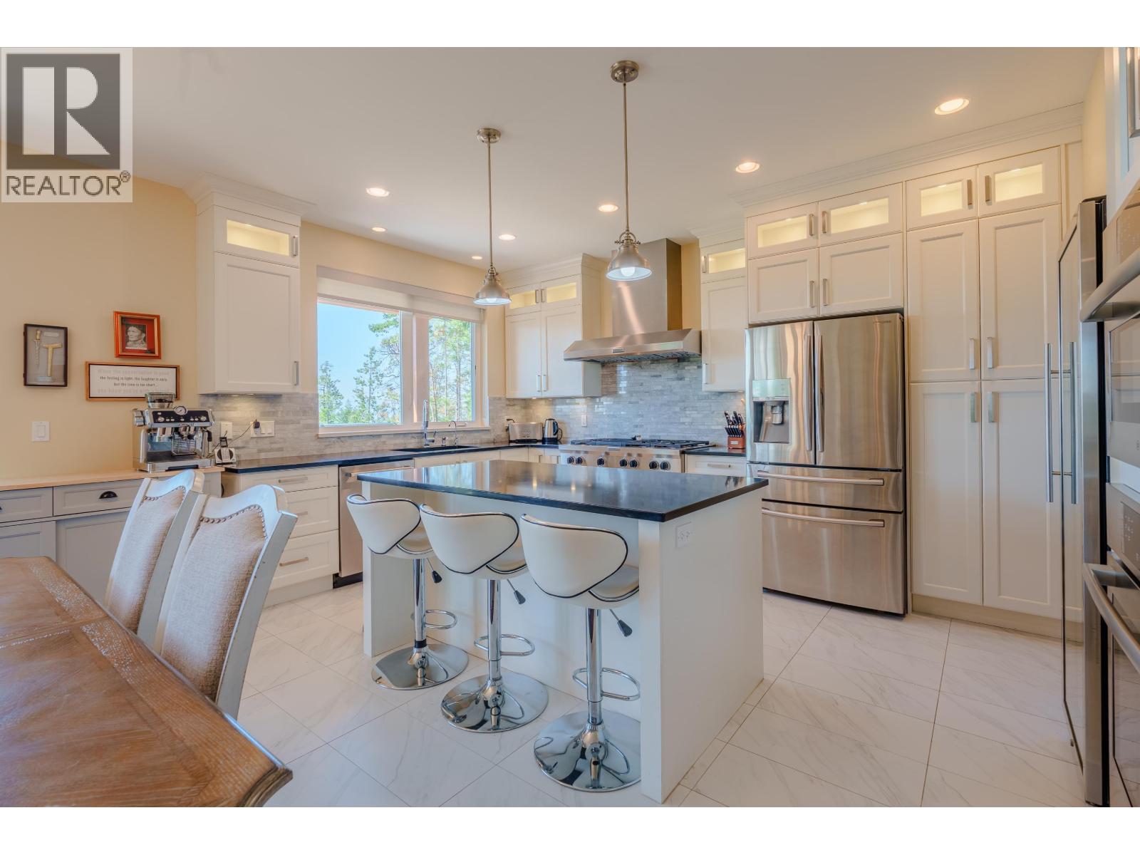 10825 Wood Bay Ridge Road, Halfmoon Bay, British Columbia  V7Z 1B8 - Photo 11 - R3086985