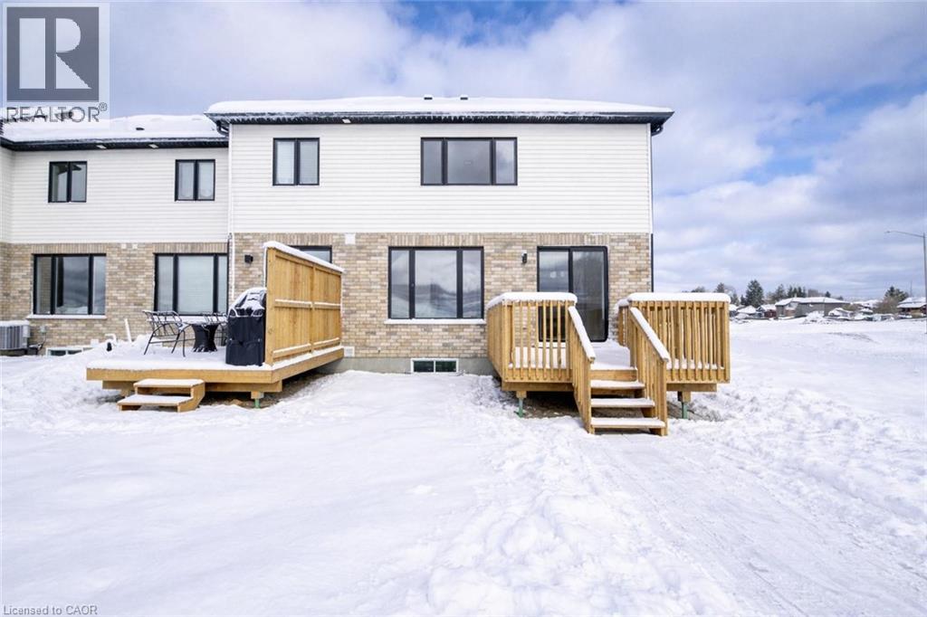 30 Anne Street W, Harriston, Ontario  N0G 1Z0 - Photo 2 - 40727424