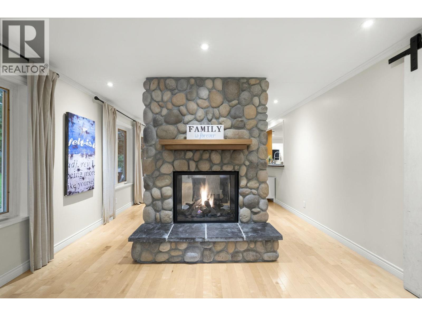 2569 Hyannis Point, North Vancouver, British Columbia  V7H 1R9 - Photo 10 - R3086932