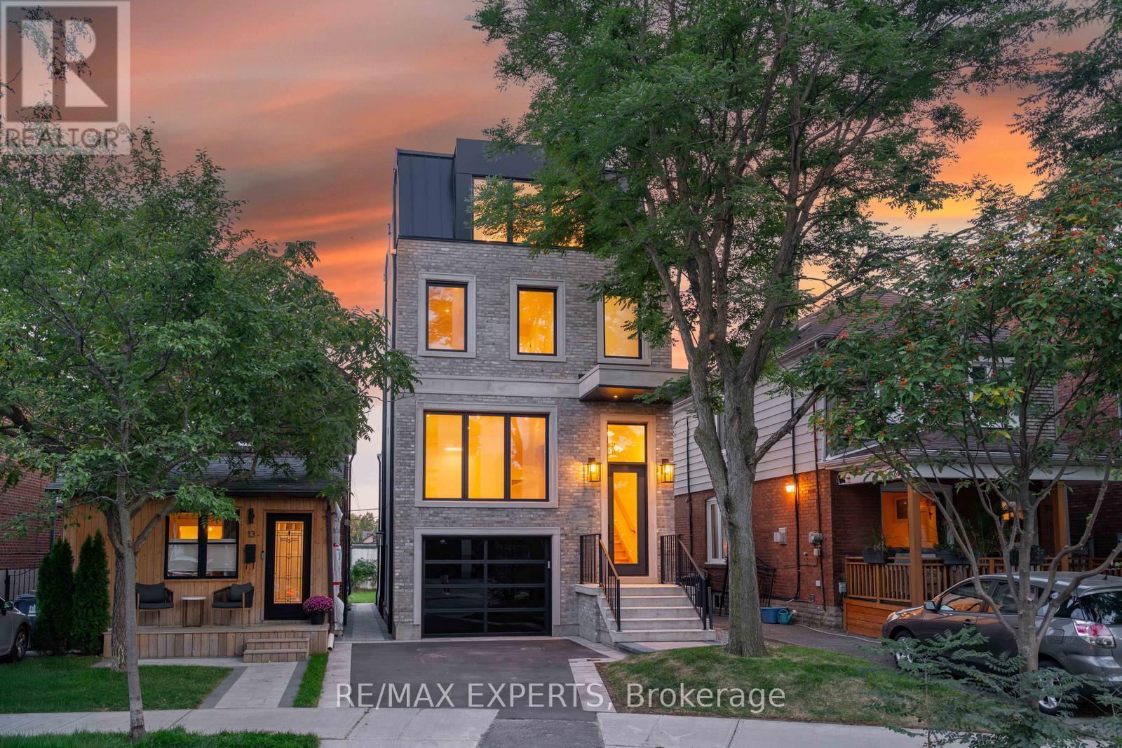 15 HOLLAND PARK AVENUE, Toronto, Ontario