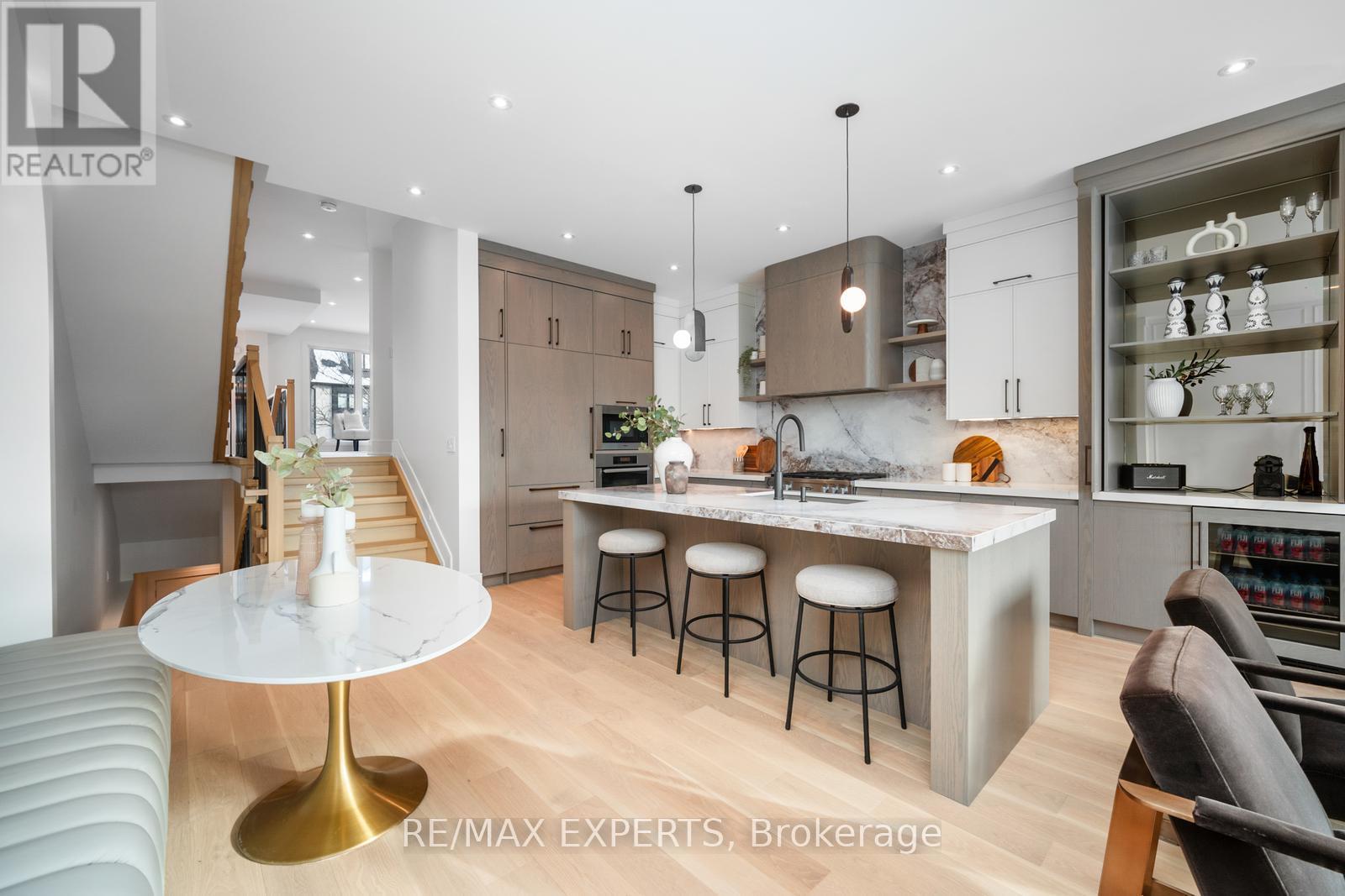 15 Holland Park Avenue, Toronto, Ontario  M6C 1M2 - Photo 13 - C12762610