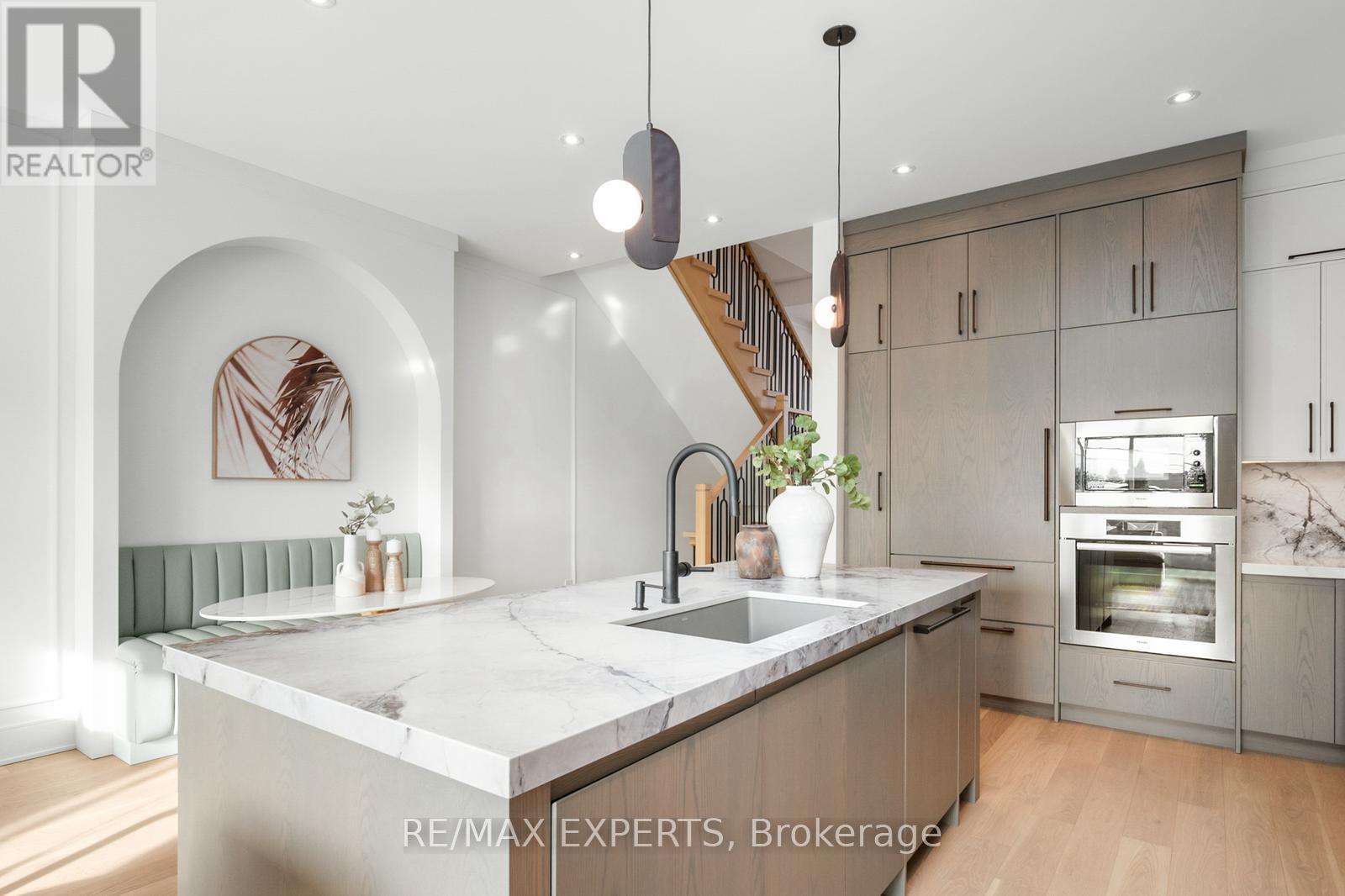 15 Holland Park Avenue, Toronto, Ontario  M6C 1M2 - Photo 16 - C12762610