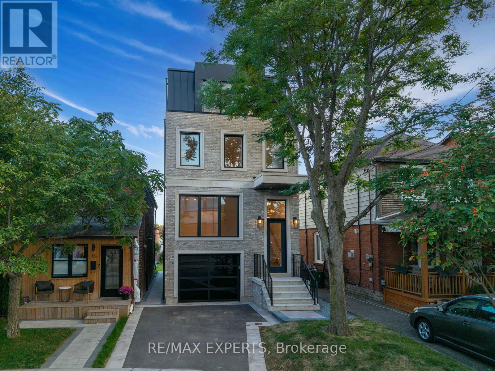 15 Holland Park Avenue, Toronto, Ontario  M6C 1M2 - Photo 3 - C12762610