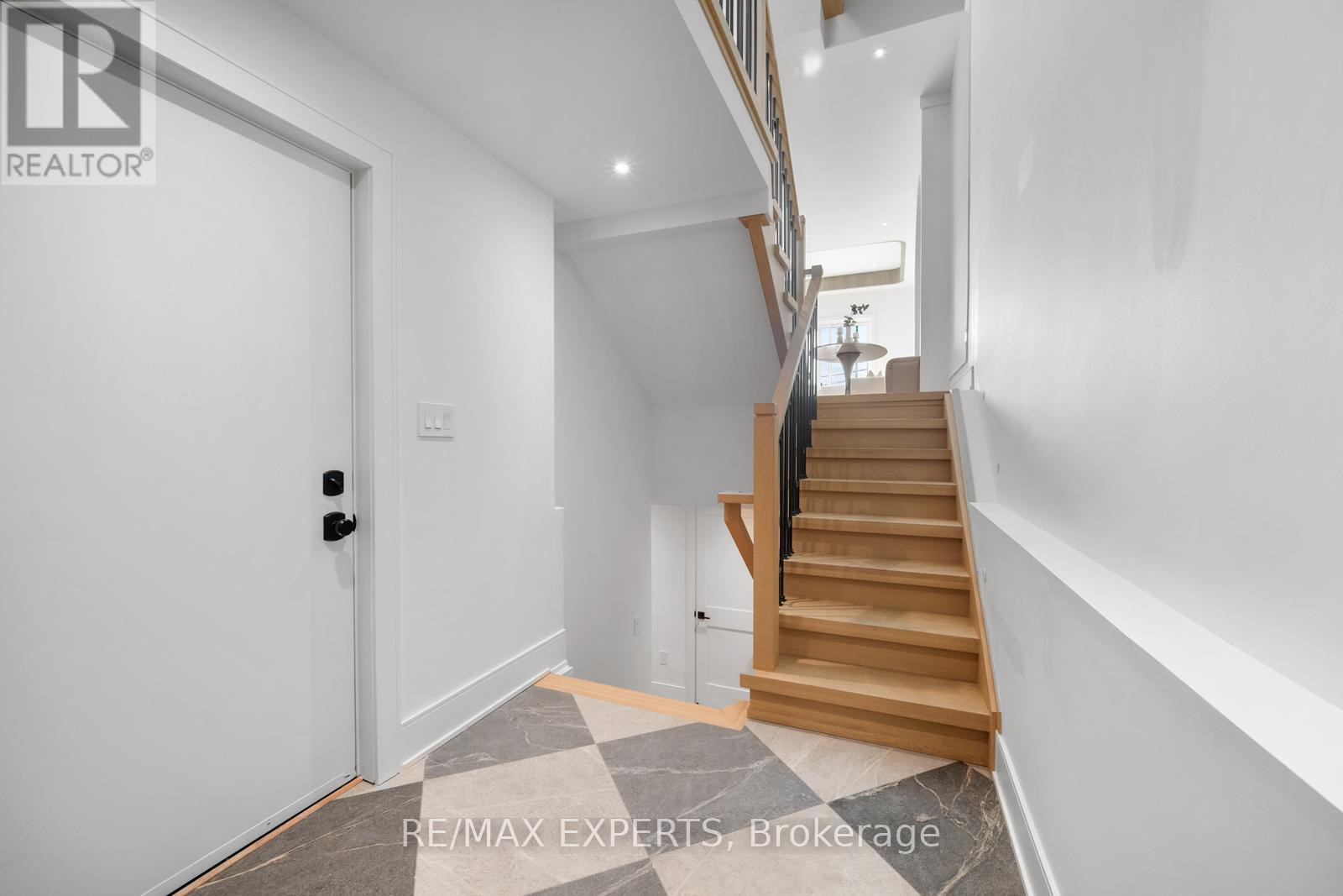 15 Holland Park Avenue, Toronto, Ontario  M6C 1M2 - Photo 33 - C12762610