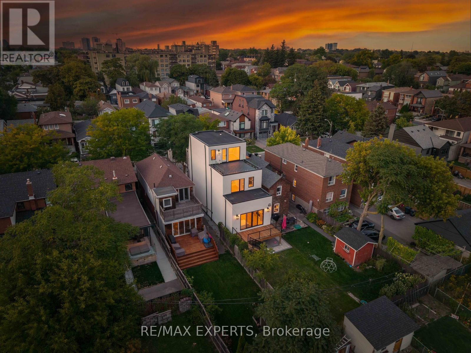 15 Holland Park Avenue, Toronto, Ontario  M6C 1M2 - Photo 39 - C12762610