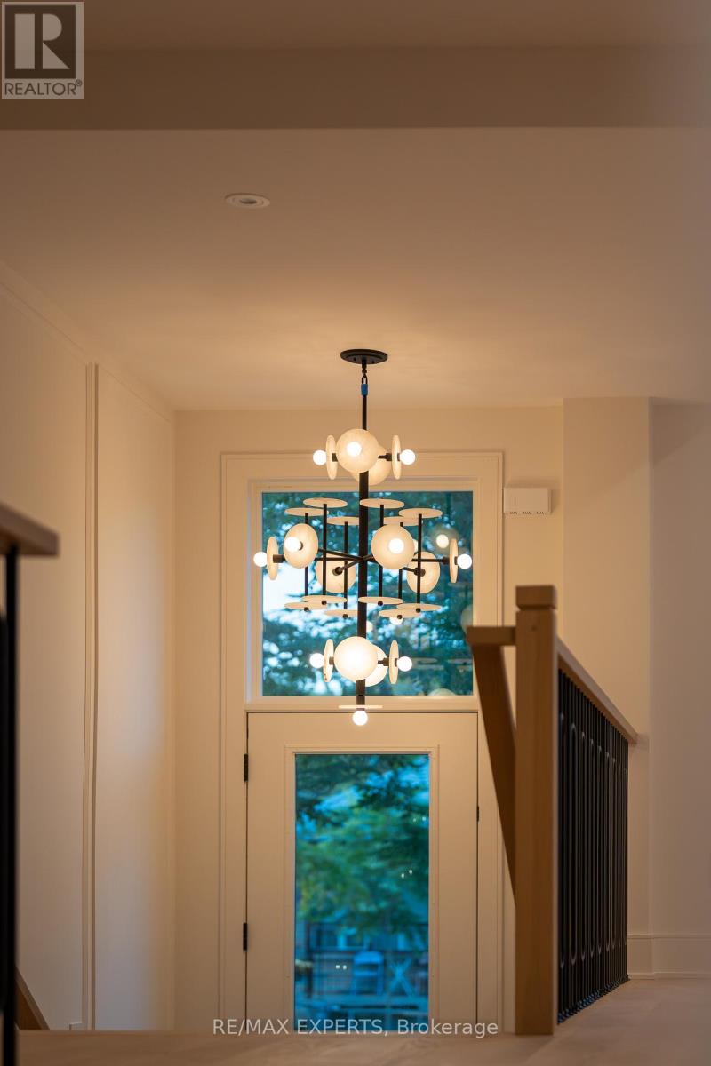 15 Holland Park Avenue, Toronto, Ontario  M6C 1M2 - Photo 5 - C12762610