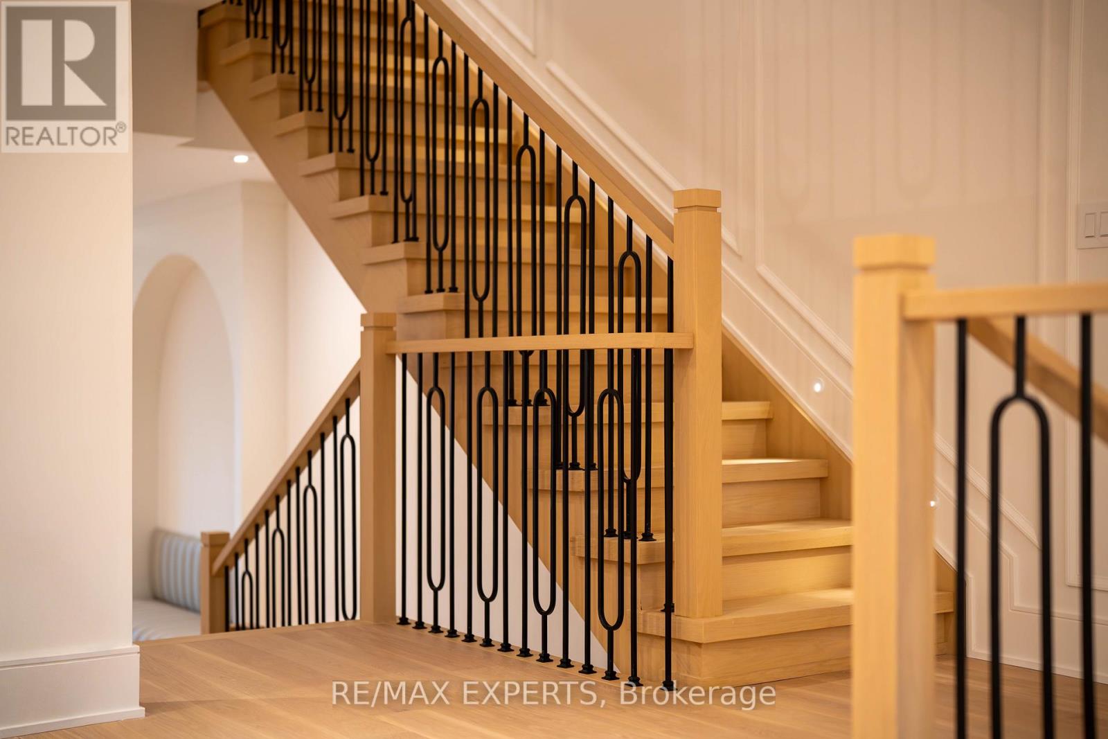 15 Holland Park Avenue, Toronto, Ontario  M6C 1M2 - Photo 7 - C12762610