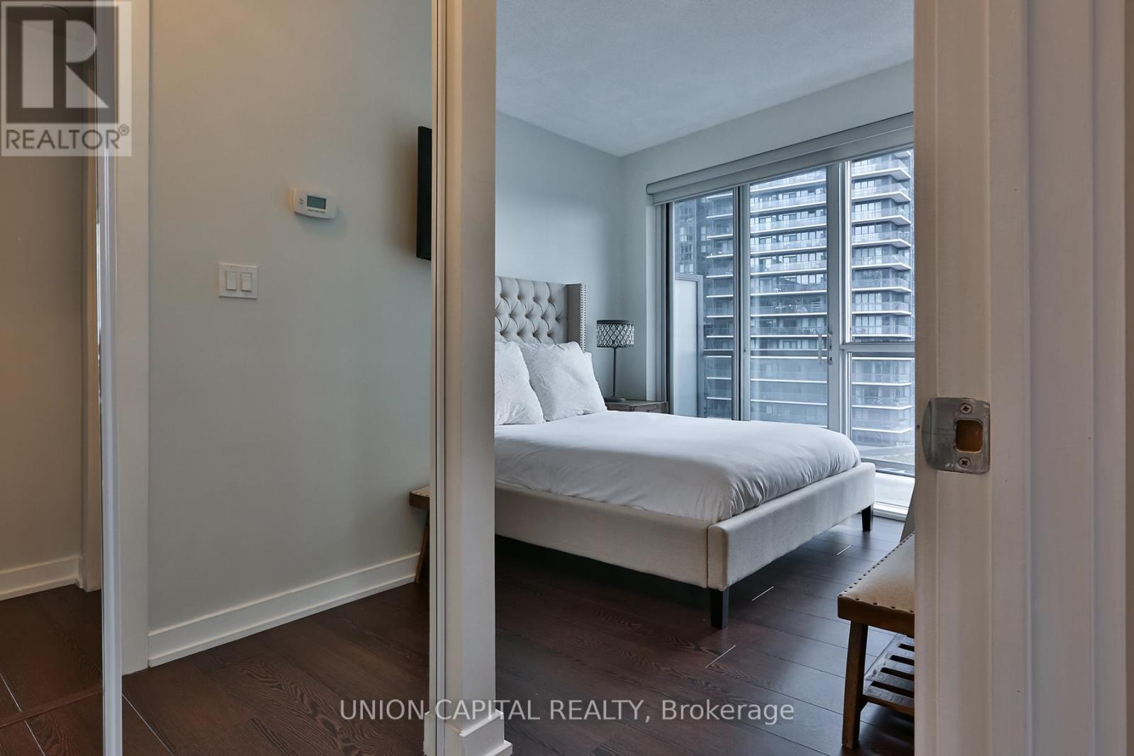 1103 - 20 Bruyeres Mews, Toronto, Ontario  M5V 0G8 - Photo 15 - C12762688