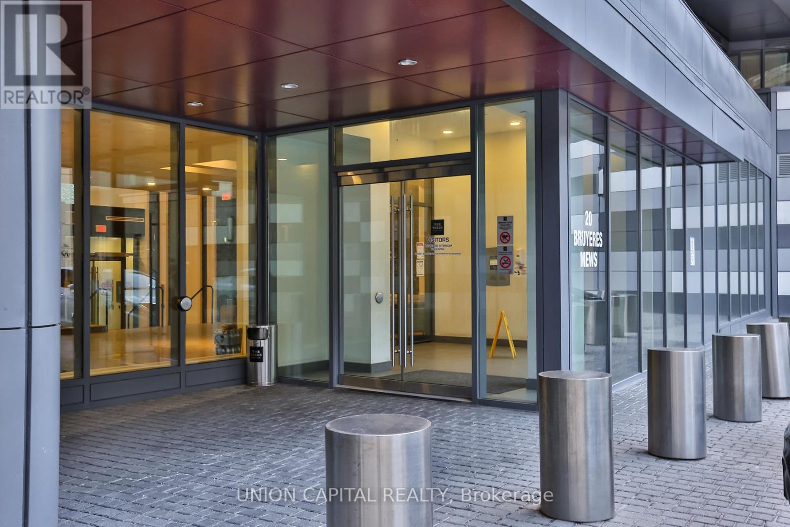 1103 - 20 Bruyeres Mews, Toronto, Ontario  M5V 0G8 - Photo 2 - C12762688