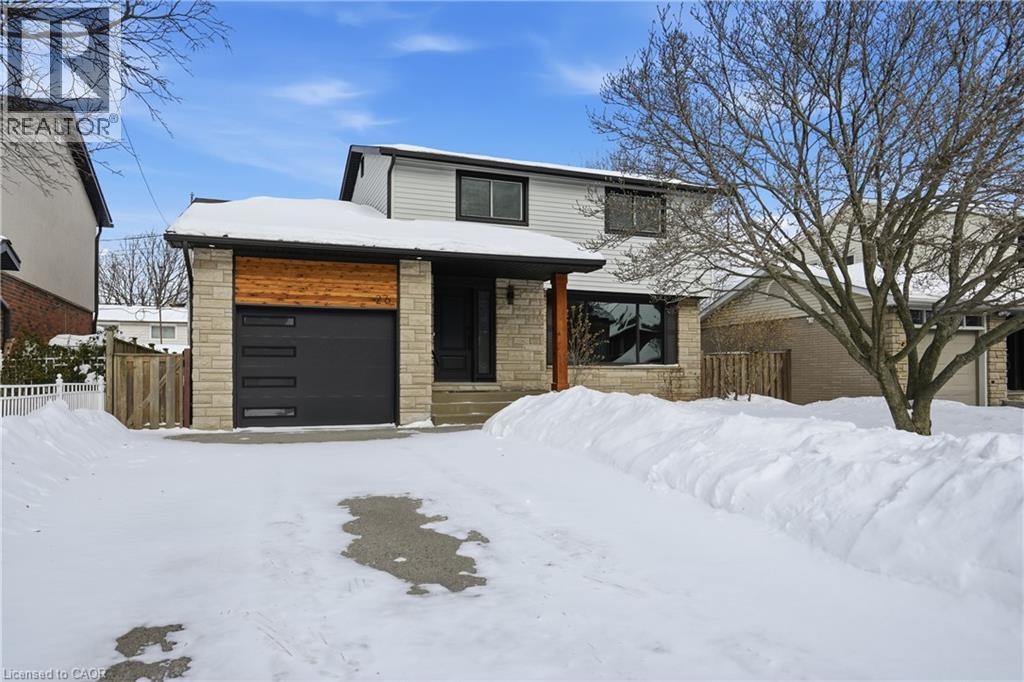 26 CLIFTON DOWNS Road, Hamilton, Ontario