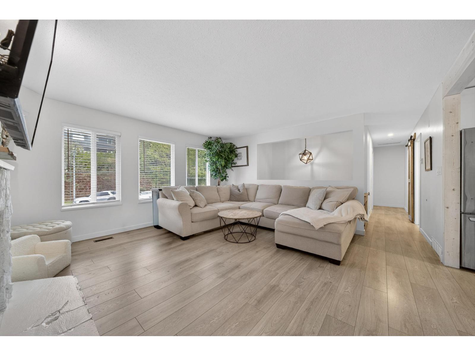 32534 14 Avenue, Mission, British Columbia  V2V 2N9 - Photo 5 - R3086937