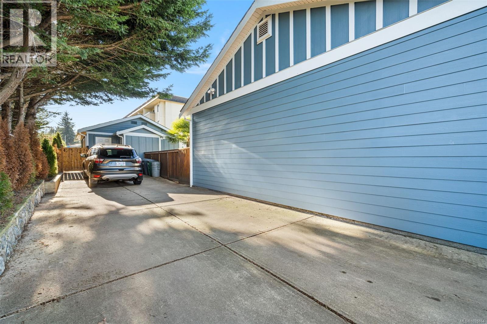 1123 Reynolds Rd, Saanich, British Columbia  V8P 2K5 - Photo 36 - 1025164