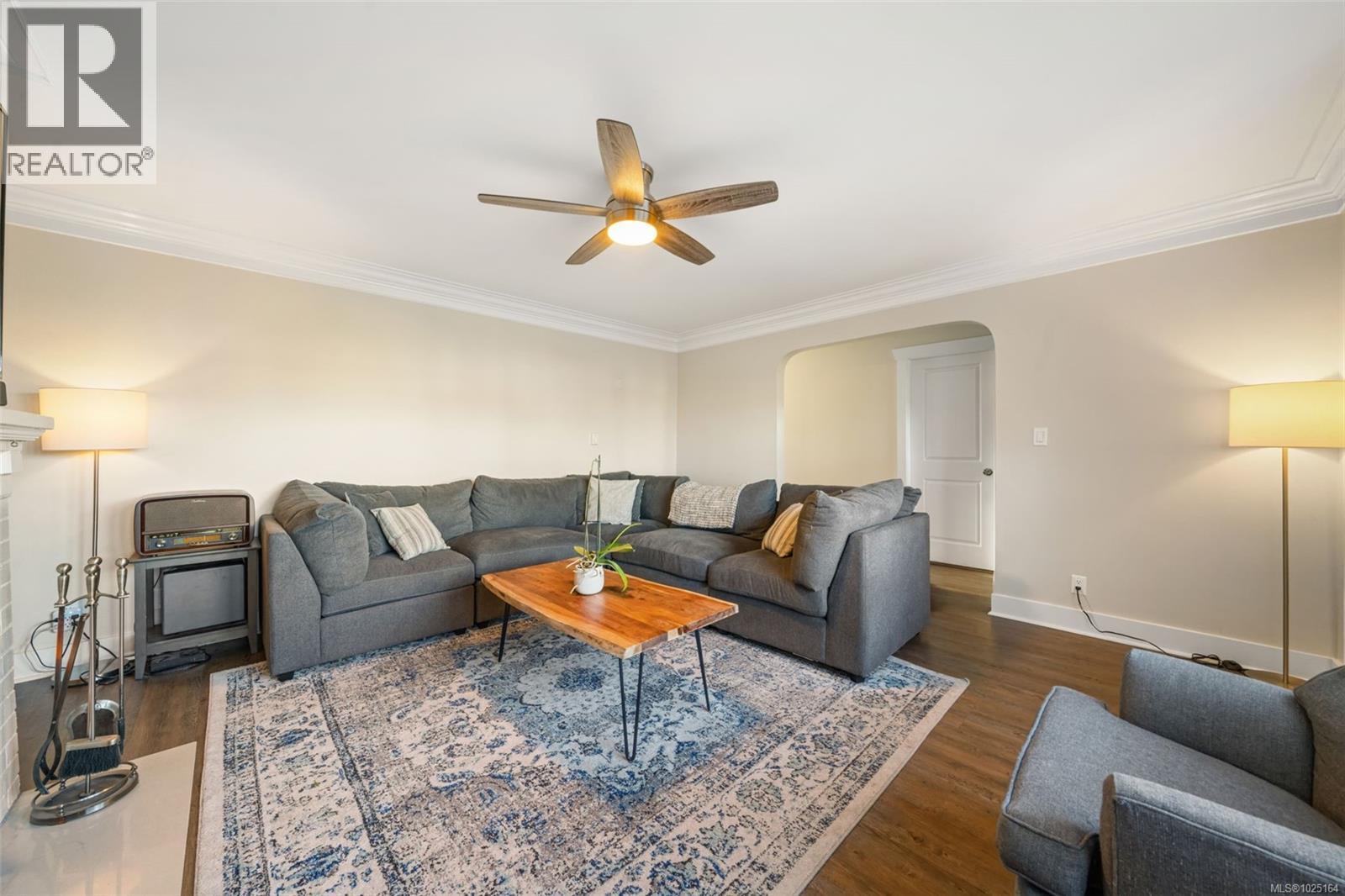 1123 Reynolds Rd, Saanich, British Columbia  V8P 2K5 - Photo 5 - 1025164