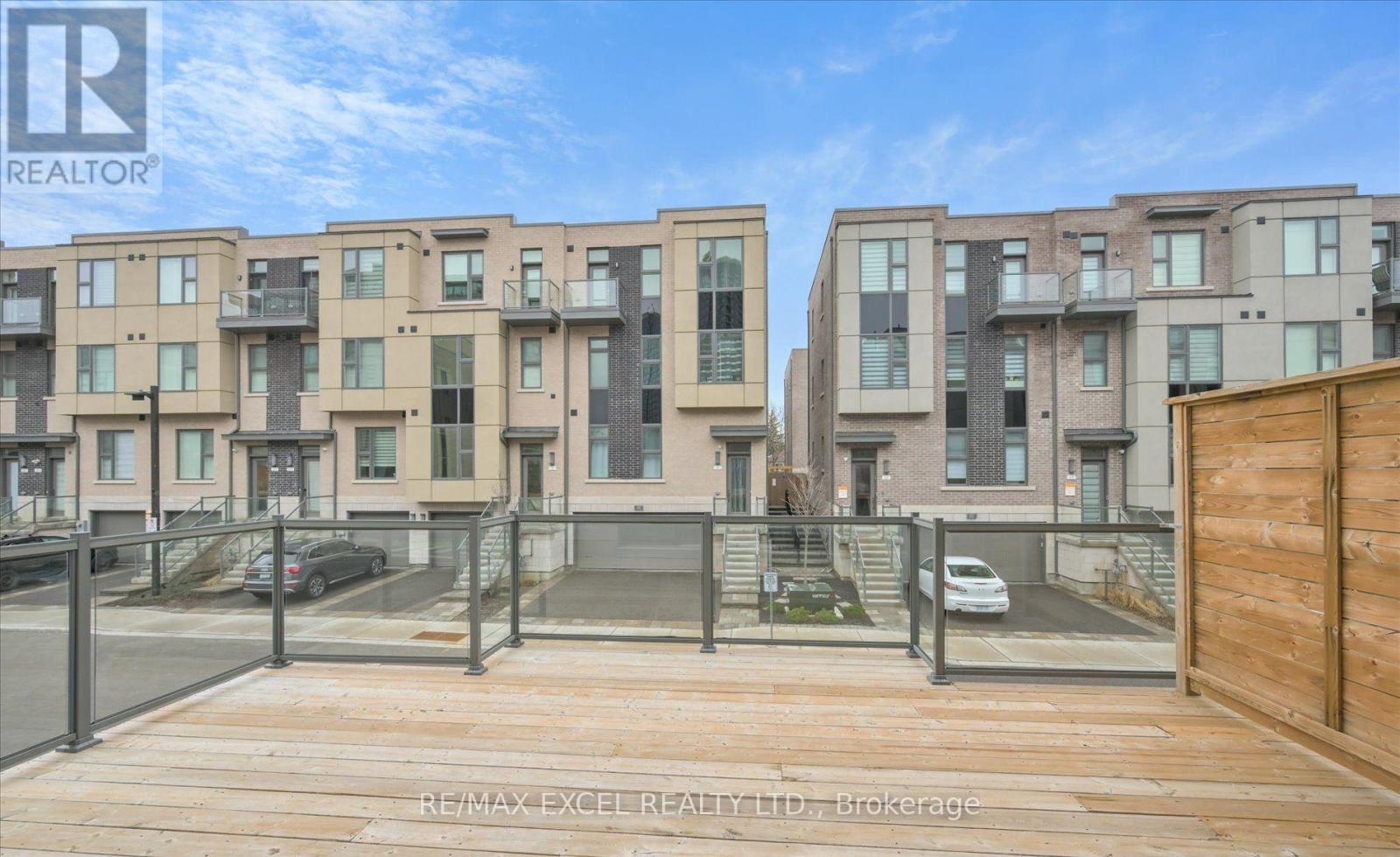 889 Clark Avenue W, Vaughan, Ontario  L4J 0K6 - Photo 2 - N12762642