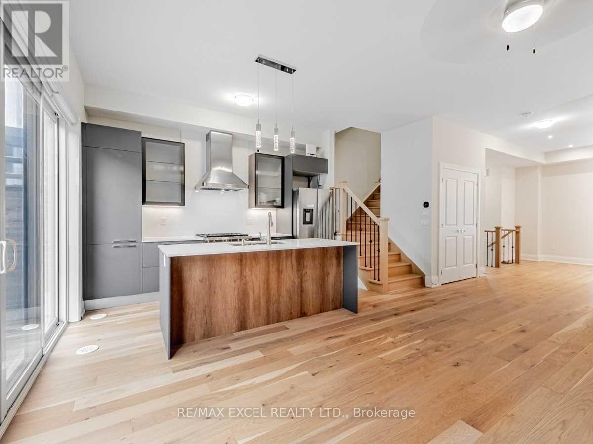 889 Clark Avenue W, Vaughan, Ontario  L4J 0K6 - Photo 3 - N12762642