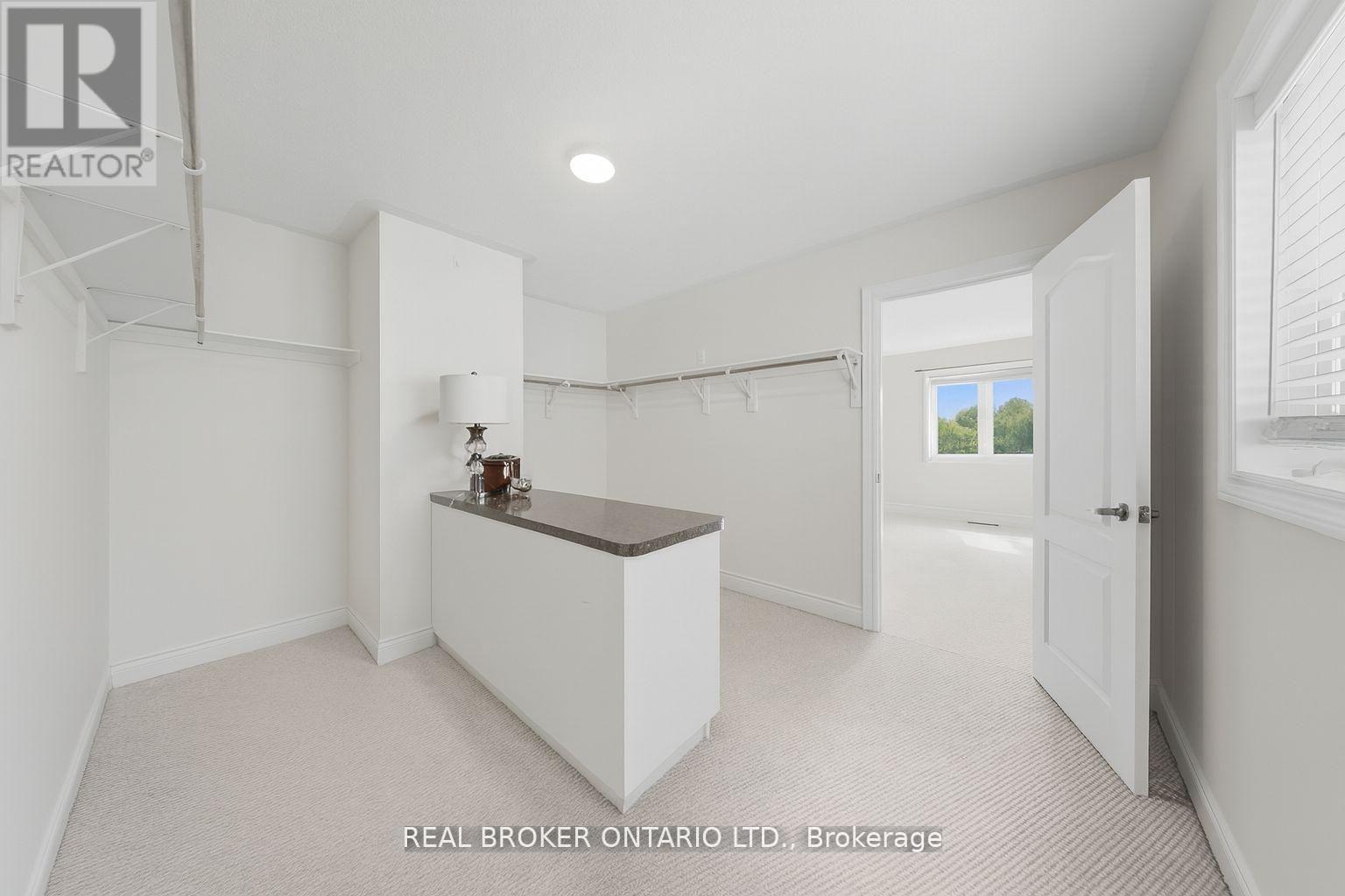 203 Gold Park Gate, Essa, Ontario  L3W 0B5 - Photo 19 - N12762654