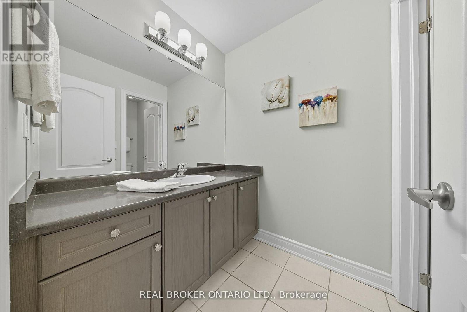 203 Gold Park Gate, Essa, Ontario  L3W 0B5 - Photo 24 - N12762654