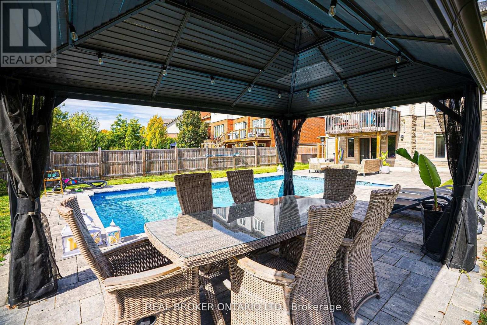 203 Gold Park Gate, Essa, Ontario  L3W 0B5 - Photo 38 - N12762654