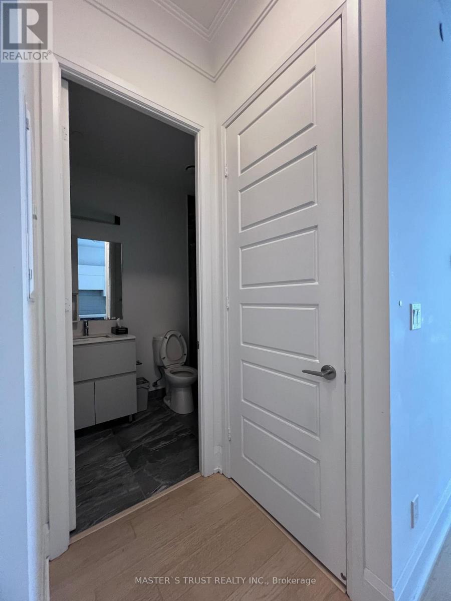 Rg06 - 25 Water  Walk Drive, Markham, Ontario  L3R 1L5 - Photo 2 - N12762716