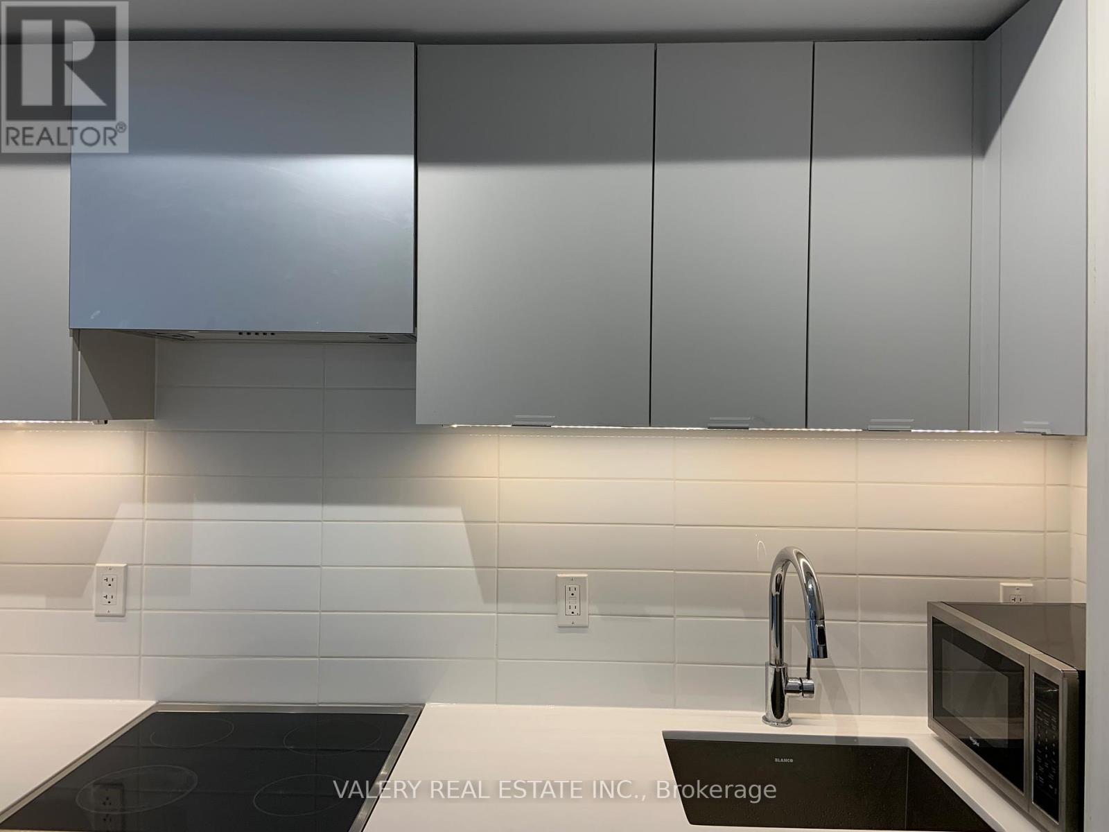 209 - 26 Gibbs Road, Toronto, Ontario  M9B 0E3 - Photo 10 - W12762632