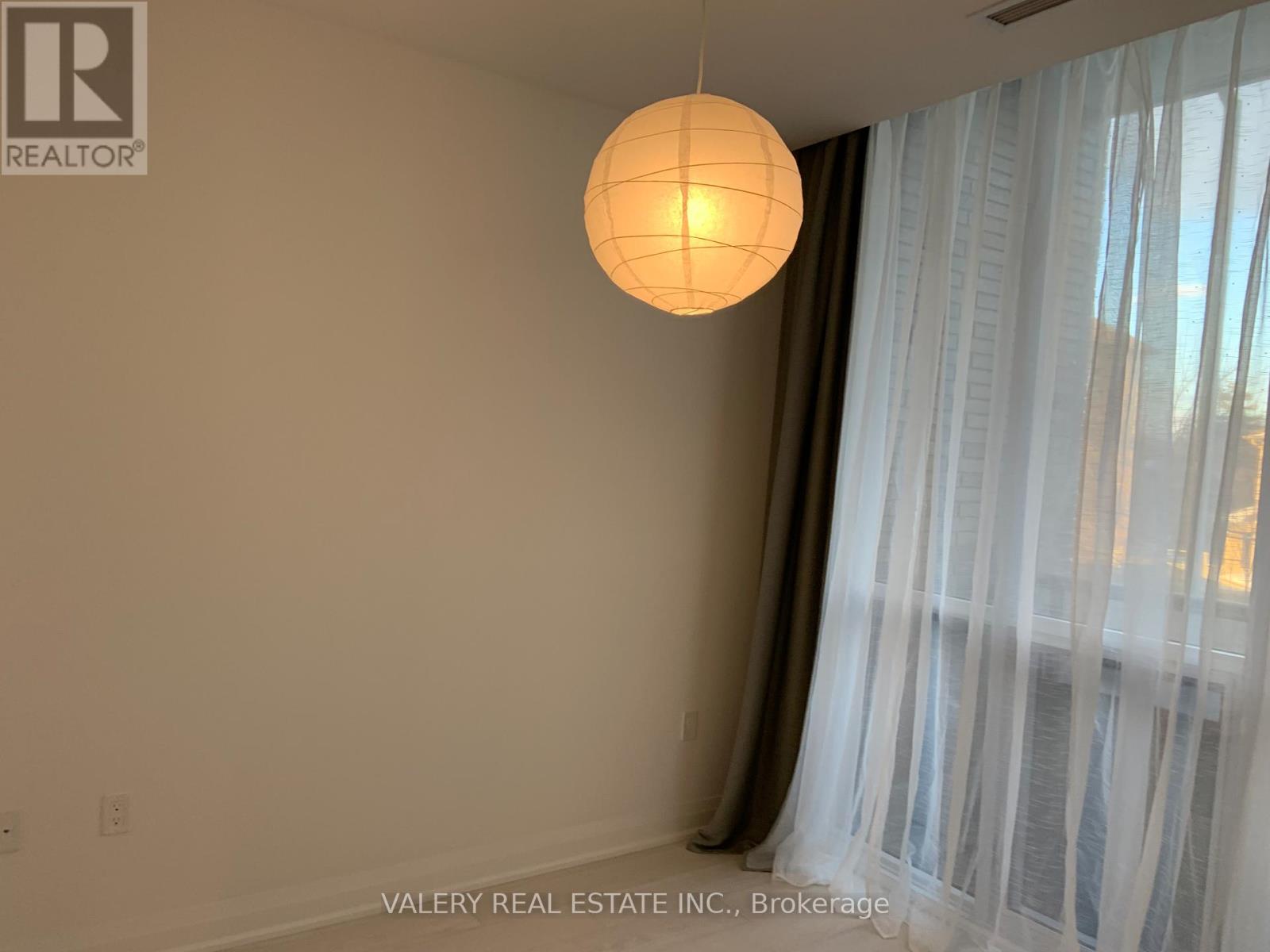 209 - 26 Gibbs Road, Toronto, Ontario  M9B 0E3 - Photo 5 - W12762632