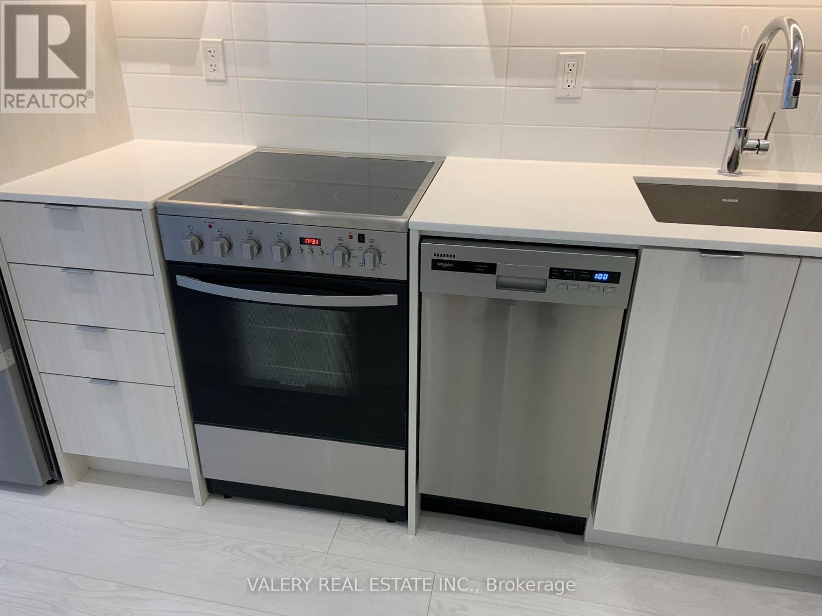 209 - 26 Gibbs Road, Toronto, Ontario  M9B 0E3 - Photo 7 - W12762632