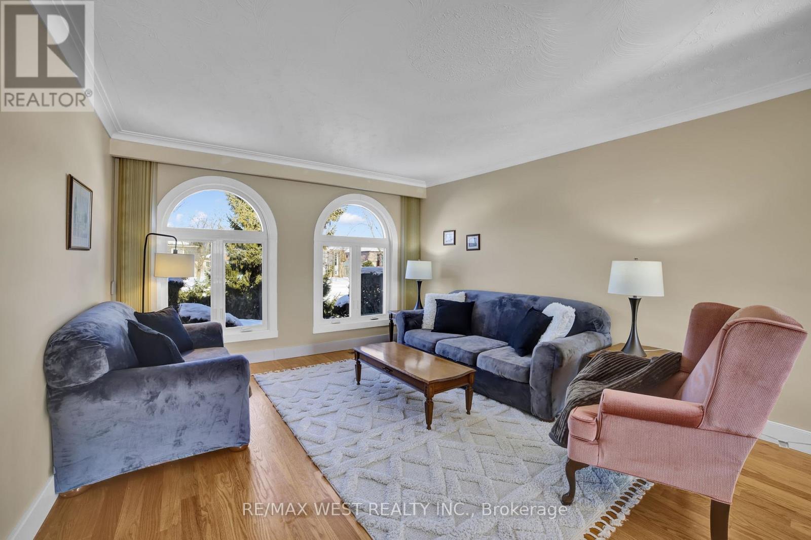 306 Pinegrove Road, Oakville, Ontario  L6K 3P9 - Photo 3 - W12762662